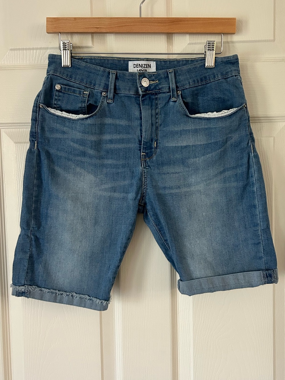 Denizen Levi's Medium Wash Bermuda Jean Shorts Rolled Cuff Women's 10 W30